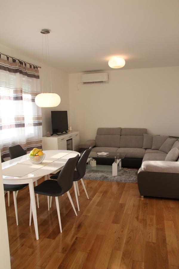 Apartment Mario Podstrana Exterior photo